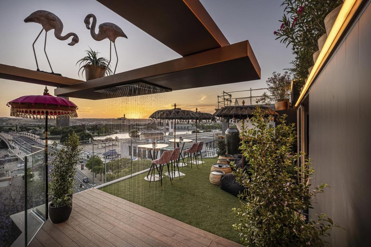 On Suites Sevilla Apartments Designed For Adults Dış mekan fotoğraf